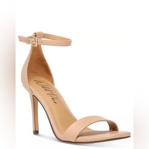 Wild Pair Women’s Tan Heel Sandals NWT